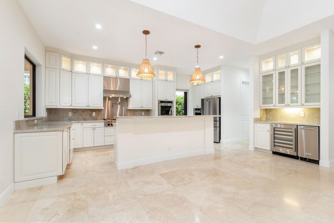 En Venta: $3,895,000 (4 camas, 2 baños, 2634 Pies cuadrados)