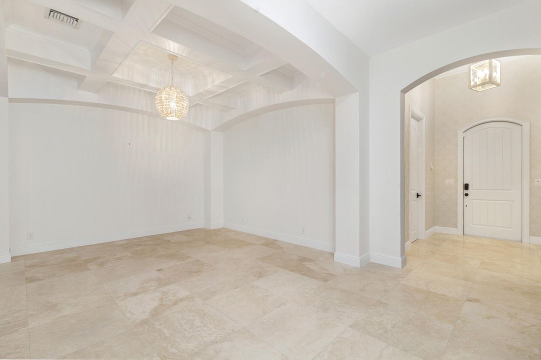 En Venta: $3,895,000 (4 camas, 2 baños, 2634 Pies cuadrados)