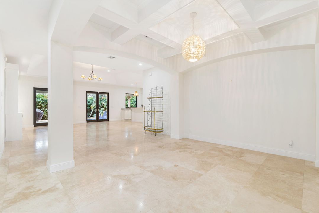 En Venta: $3,895,000 (4 camas, 2 baños, 2634 Pies cuadrados)