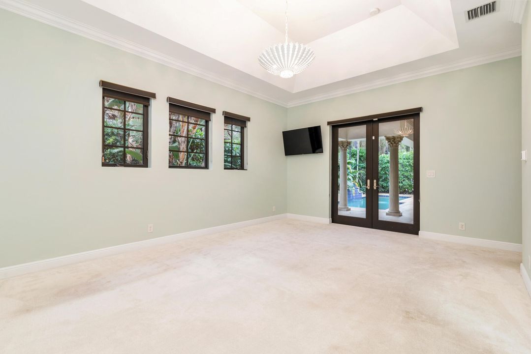 En Venta: $3,895,000 (4 camas, 2 baños, 2634 Pies cuadrados)