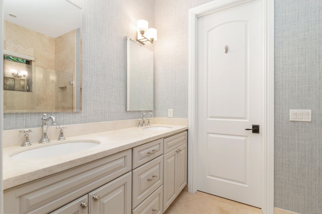 En Venta: $3,895,000 (4 camas, 2 baños, 2634 Pies cuadrados)