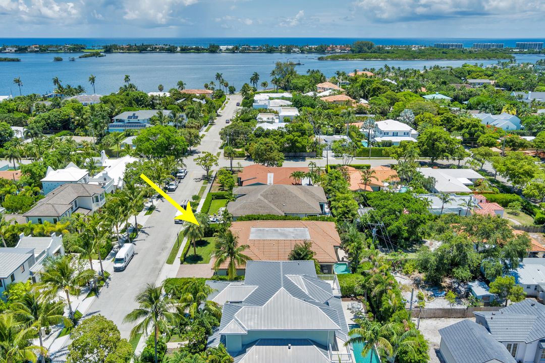 En Venta: $3,895,000 (4 camas, 2 baños, 2634 Pies cuadrados)