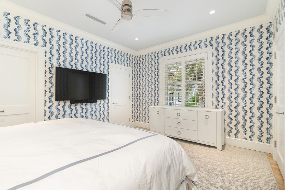 For Rent: $18,500 (3 beds, 2 baths, 1024 Square Feet)