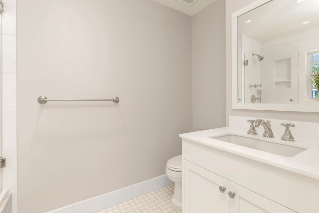 For Rent: $18,500 (3 beds, 2 baths, 1024 Square Feet)