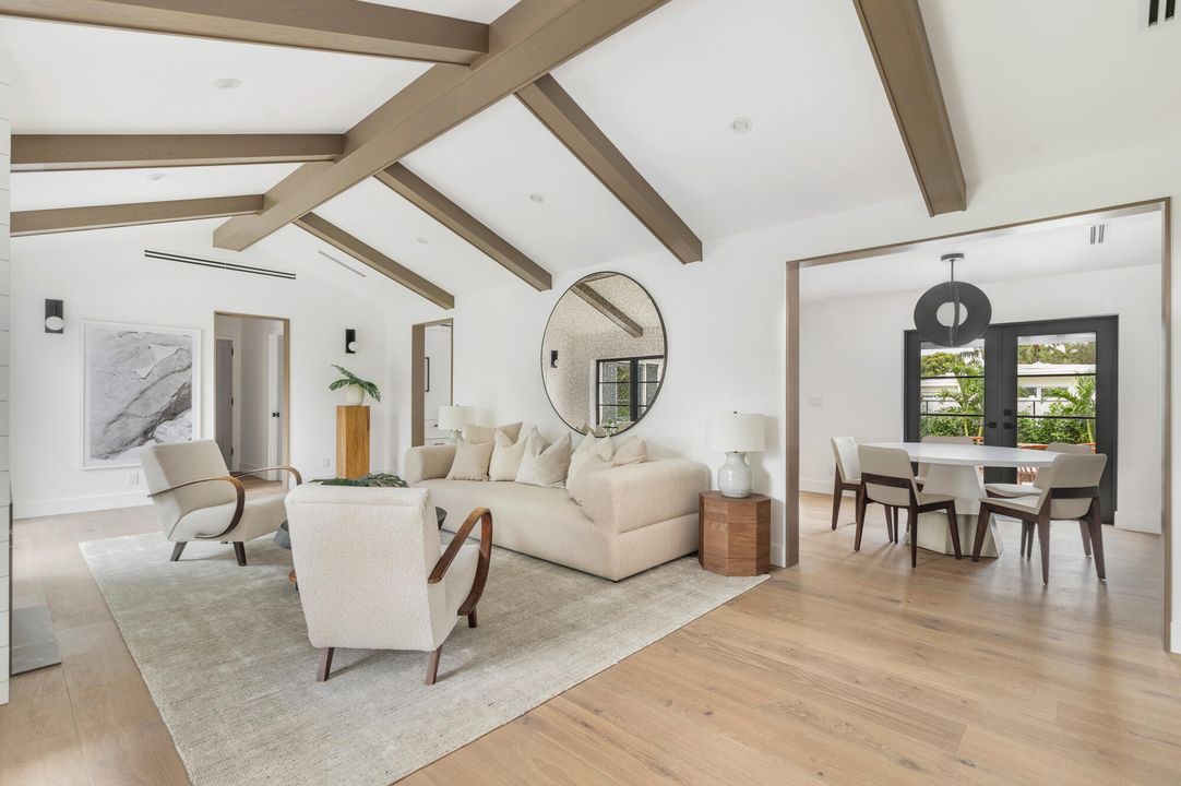 На продажу: $3,395,000 (3 спален, 2 ванн, 2702 Квадратных фут)