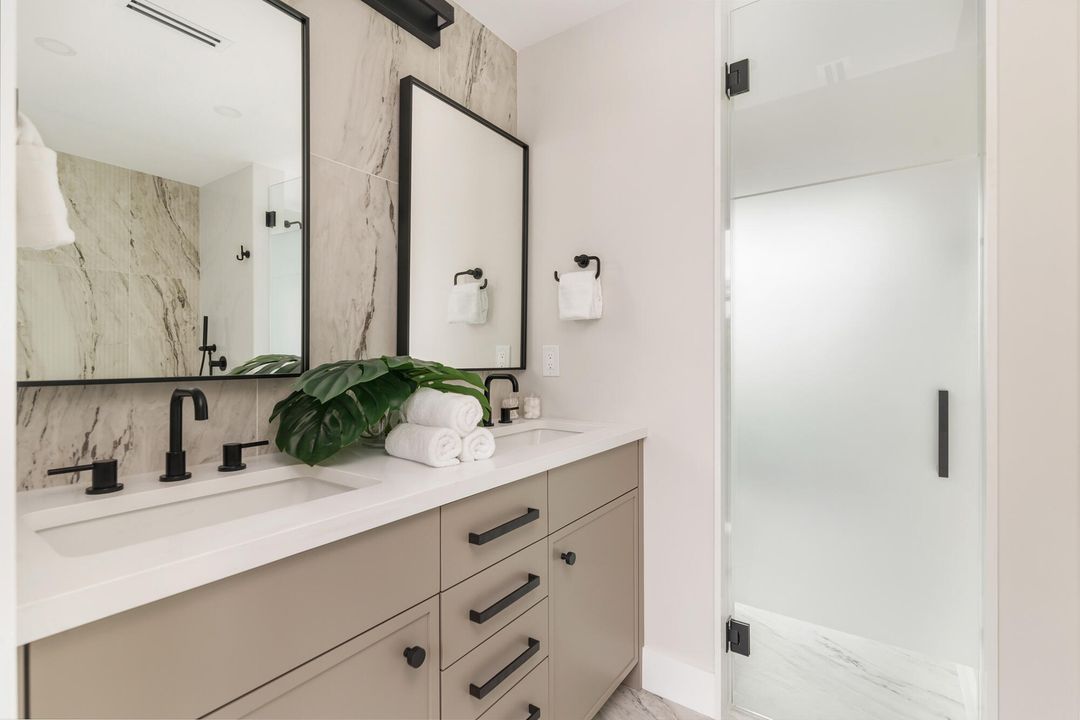 На продажу: $3,395,000 (3 спален, 2 ванн, 2702 Квадратных фут)