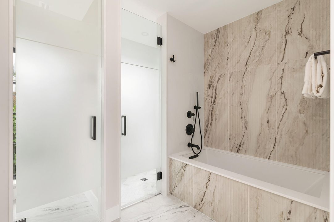 На продажу: $3,395,000 (3 спален, 2 ванн, 2702 Квадратных фут)