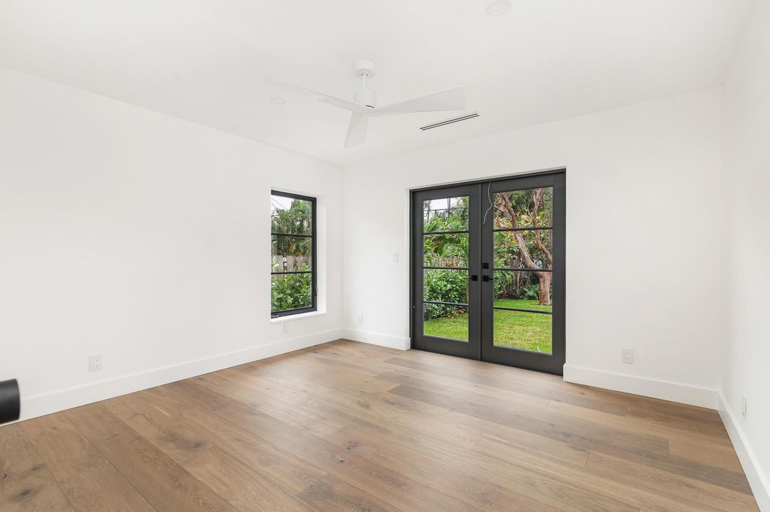 На продажу: $3,395,000 (3 спален, 2 ванн, 2702 Квадратных фут)