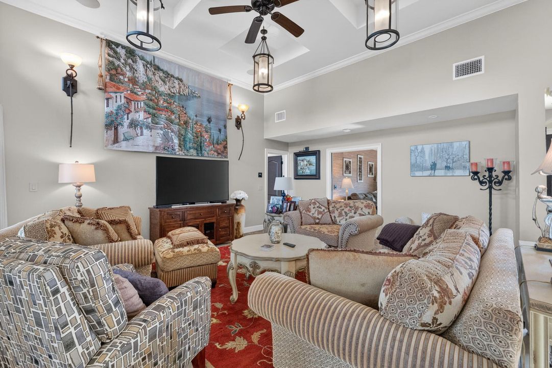 En Venta: $2,725,000 (3 camas, 3 baños, 3489 Pies cuadrados)