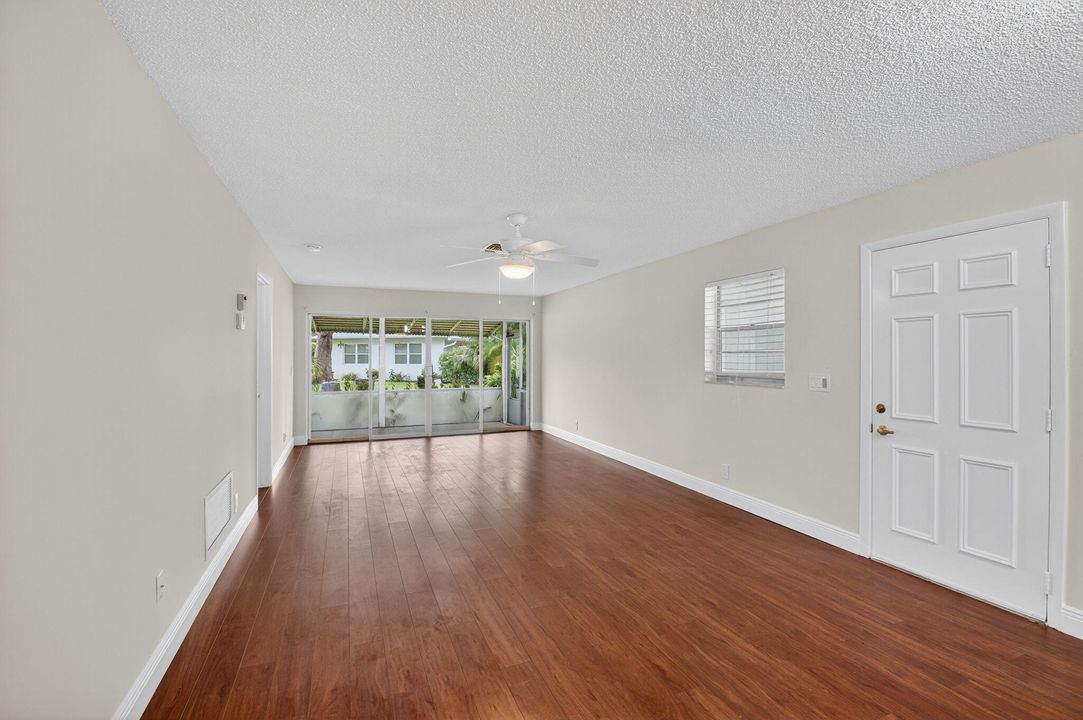 En Venta: $269,995 (2 camas, 2 baños, 1150 Pies cuadrados)