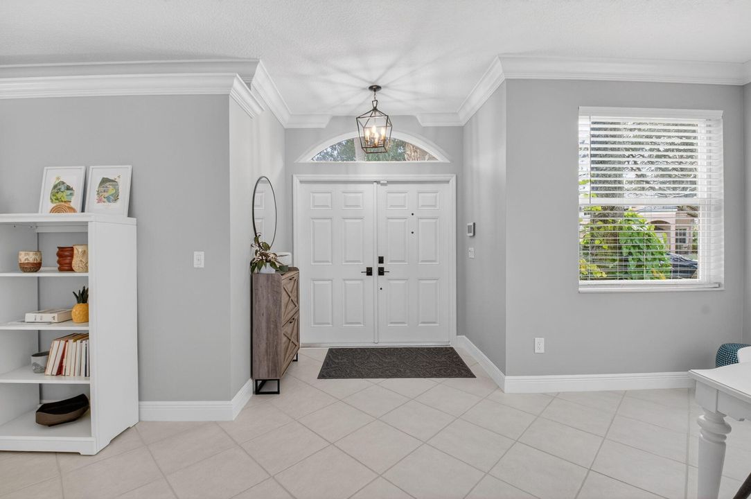 En Venta: $649,000 (4 camas, 2 baños, 2558 Pies cuadrados)