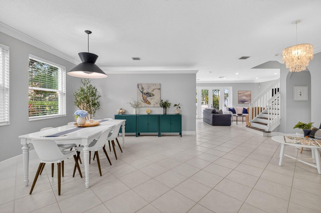 En Venta: $649,000 (4 camas, 2 baños, 2558 Pies cuadrados)