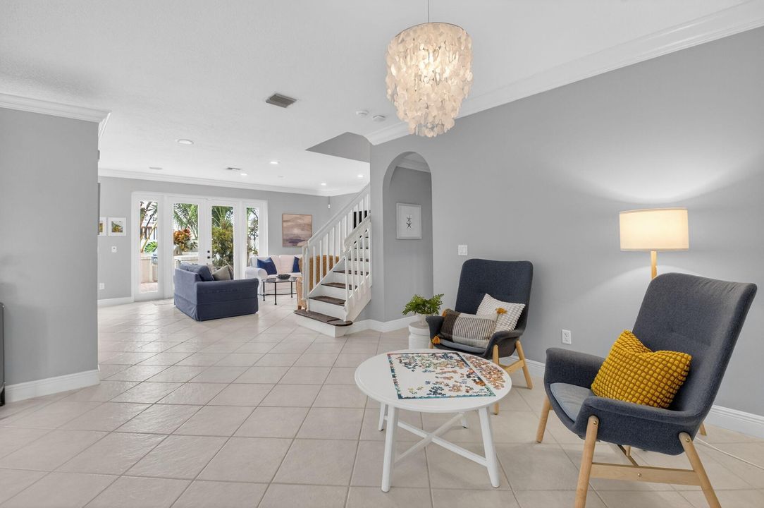 En Venta: $649,000 (4 camas, 2 baños, 2558 Pies cuadrados)