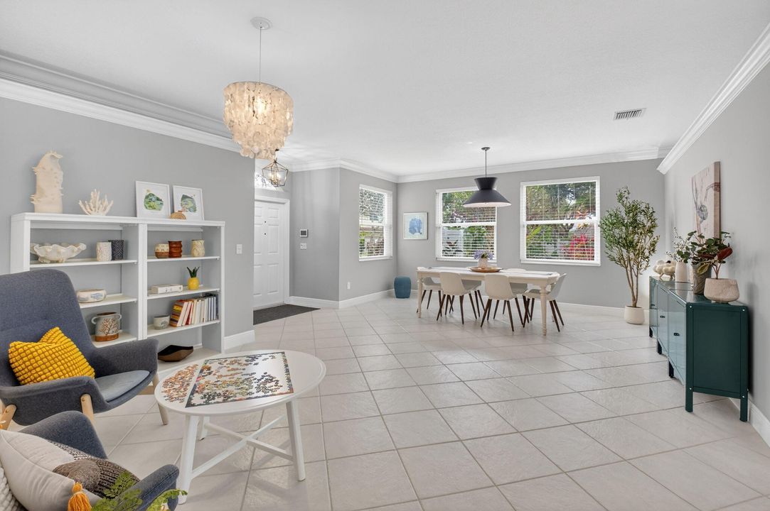 En Venta: $649,000 (4 camas, 2 baños, 2558 Pies cuadrados)