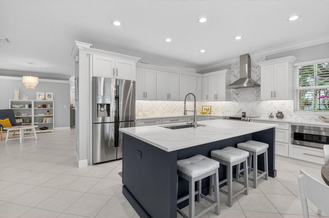 En Venta: $649,000 (4 camas, 2 baños, 2558 Pies cuadrados)