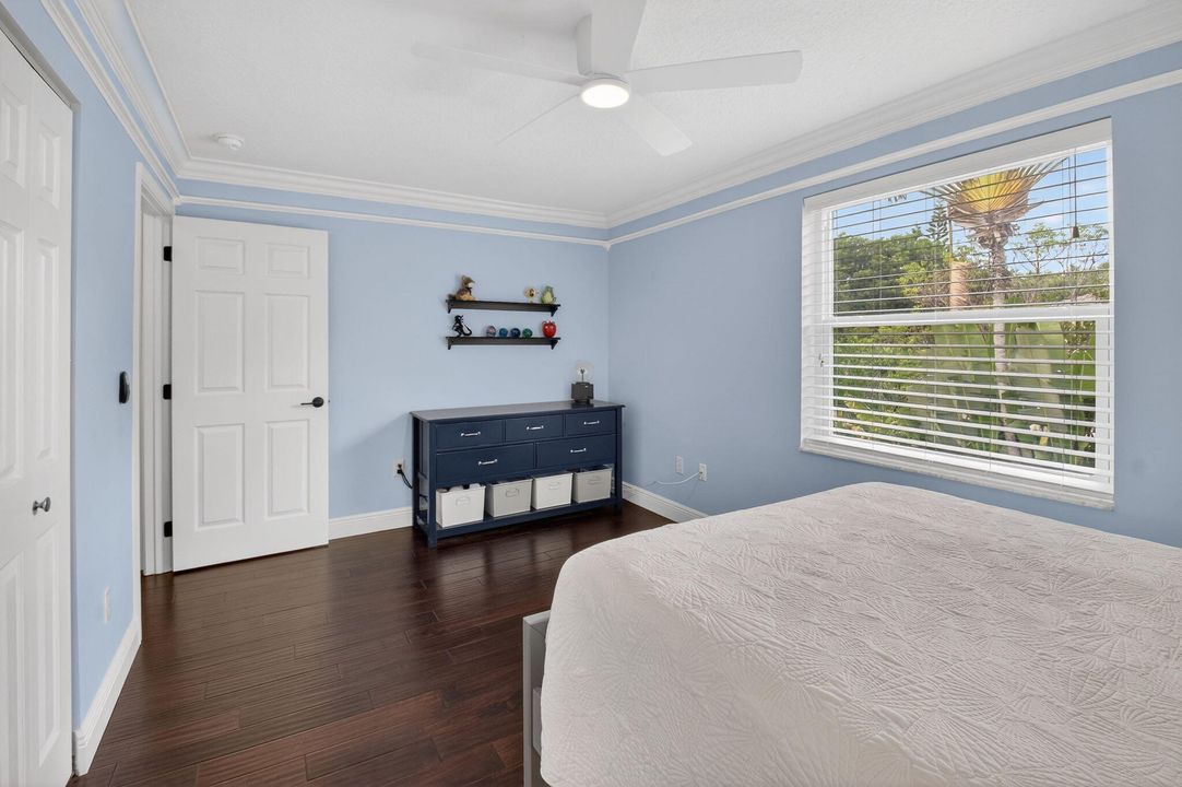 En Venta: $649,000 (4 camas, 2 baños, 2558 Pies cuadrados)