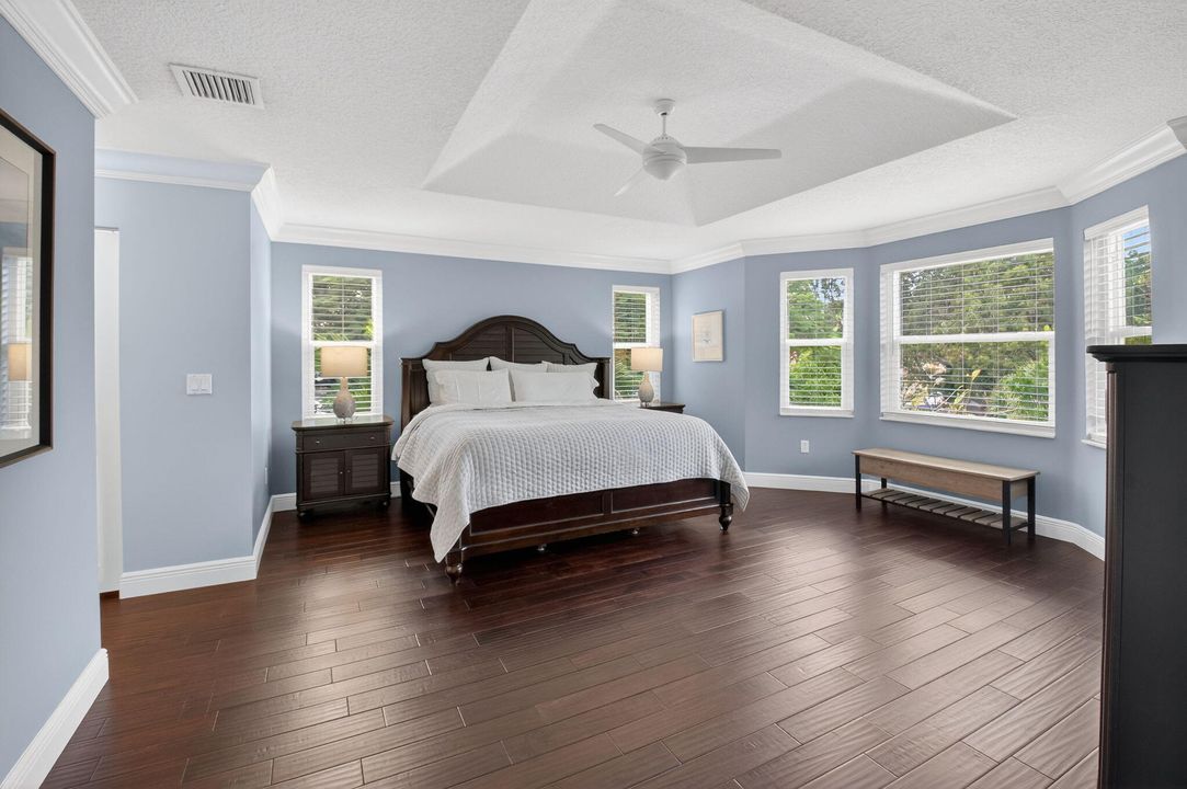 En Venta: $649,000 (4 camas, 2 baños, 2558 Pies cuadrados)