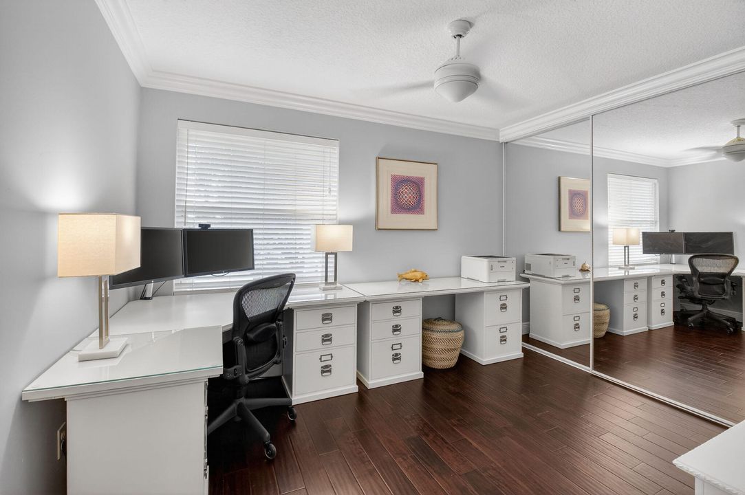 En Venta: $649,000 (4 camas, 2 baños, 2558 Pies cuadrados)