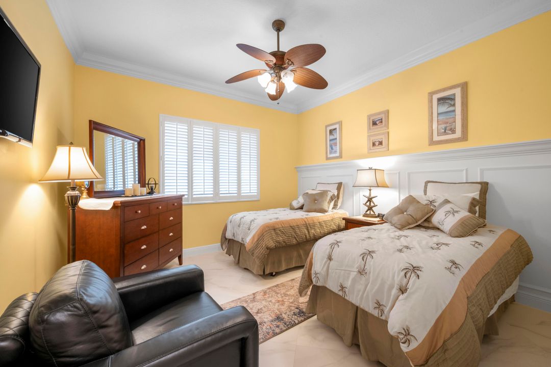 For Sale: $475,000 (2 beds, 2 baths, 1989 Square Feet)