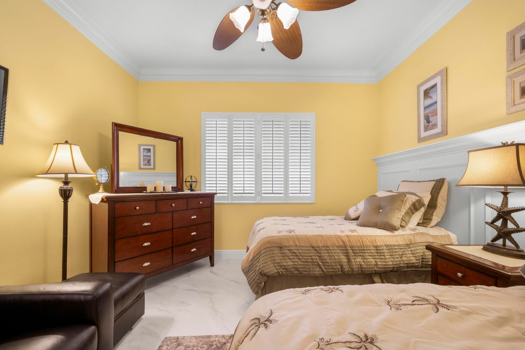 For Sale: $475,000 (2 beds, 2 baths, 1989 Square Feet)