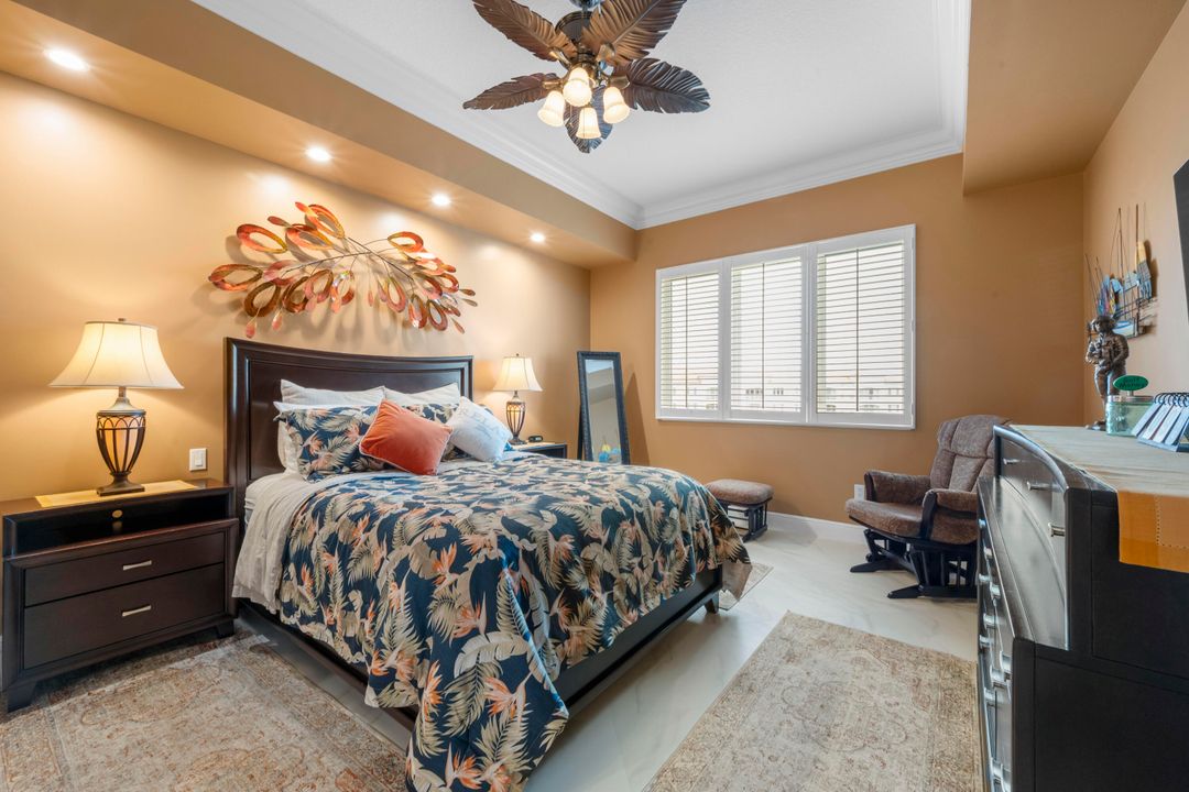 For Sale: $475,000 (2 beds, 2 baths, 1989 Square Feet)