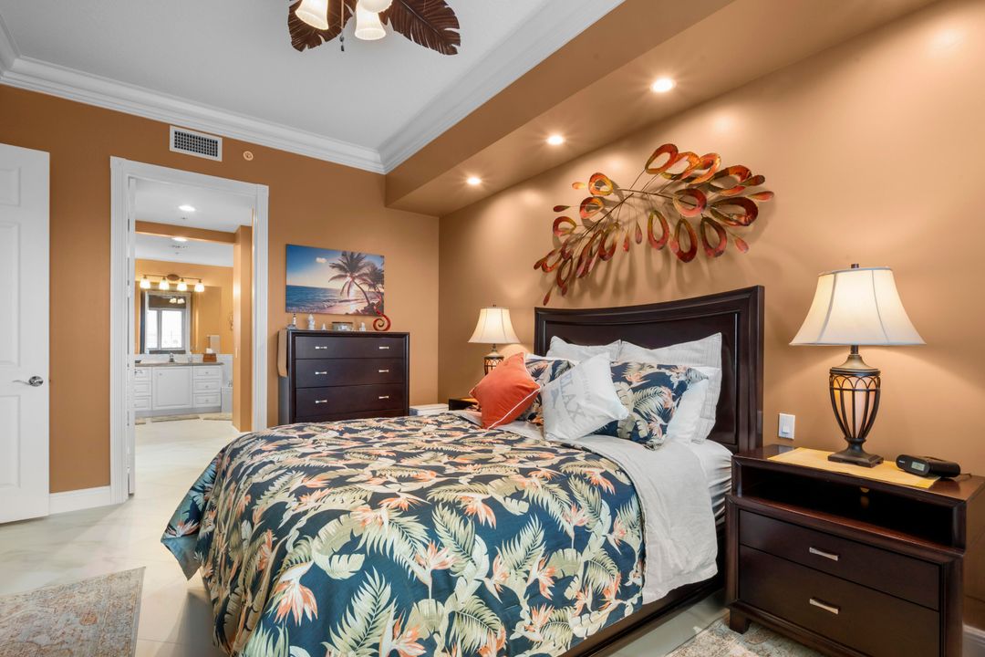 For Sale: $475,000 (2 beds, 2 baths, 1989 Square Feet)