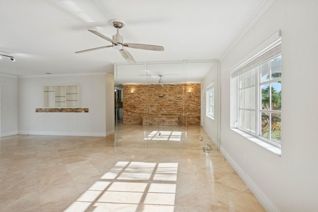 For Rent: $4,100 (3 beds, 2 baths, 1356 Square Feet)