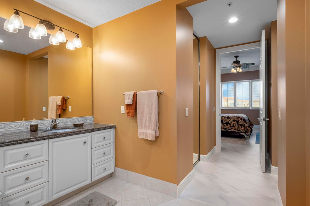 For Sale: $475,000 (2 beds, 2 baths, 1989 Square Feet)