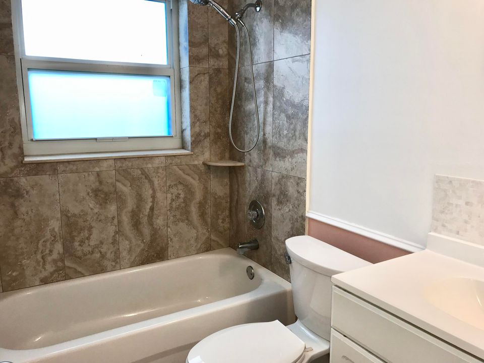 出租: $2,650 (2 贝兹, 2 浴室, 853 平方英尺)