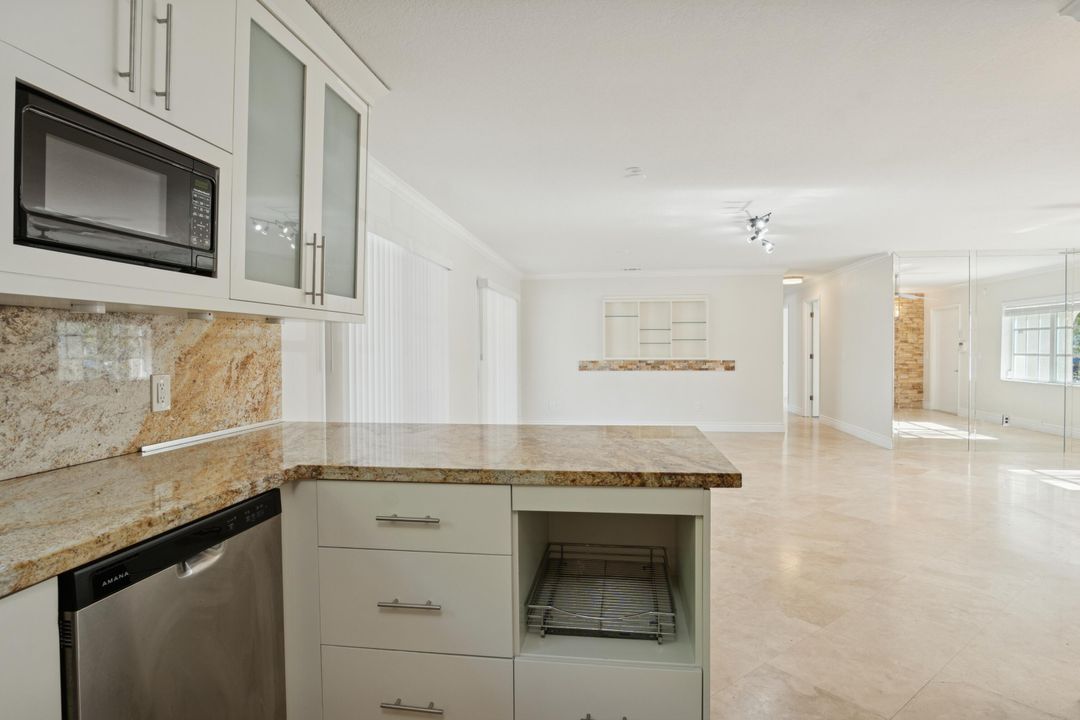 For Rent: $4,100 (3 beds, 2 baths, 1356 Square Feet)