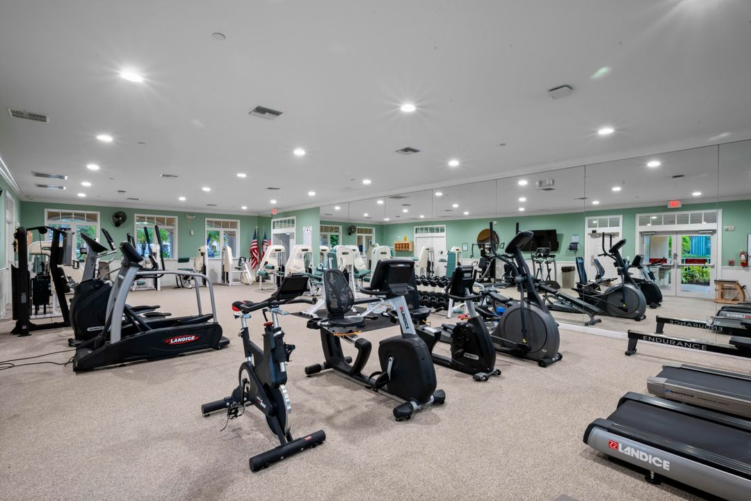 For Sale: $475,000 (2 beds, 2 baths, 1989 Square Feet)