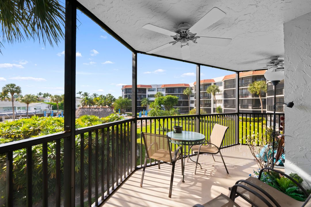 For Sale: $348,000 (1 beds, 1 baths, 1017 Square Feet)