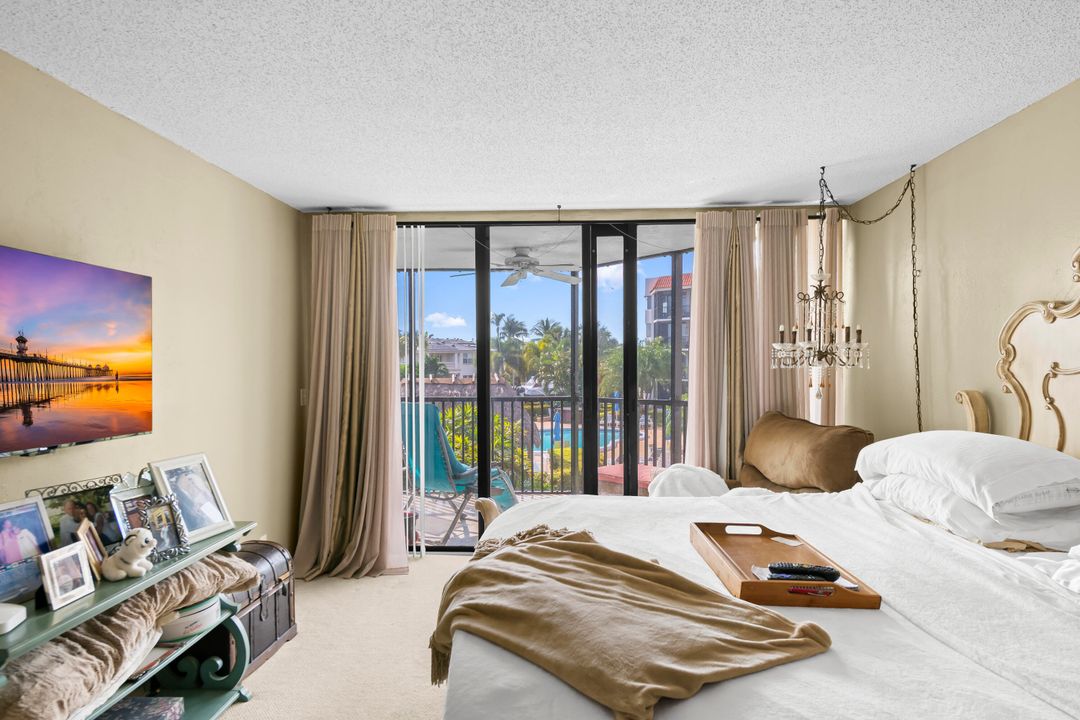 For Sale: $348,000 (1 beds, 1 baths, 1017 Square Feet)