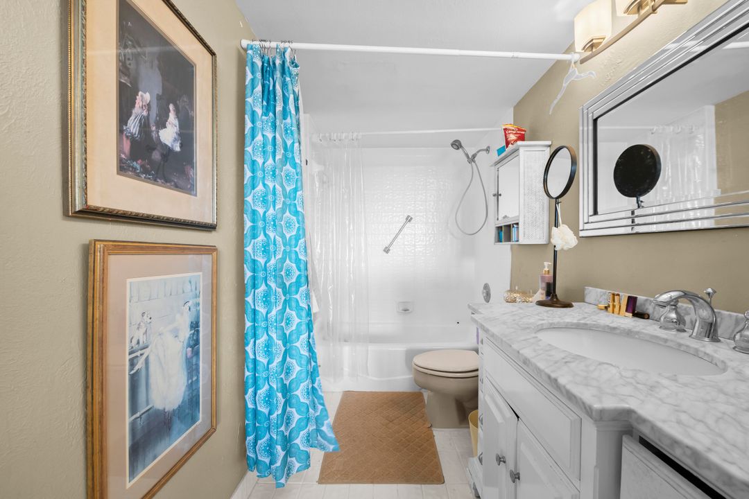 For Sale: $348,000 (1 beds, 1 baths, 1017 Square Feet)