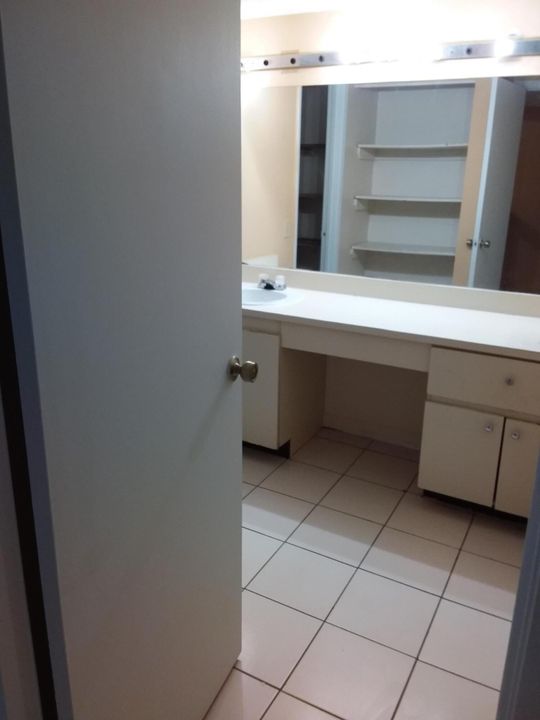 В аренду: $1,500 (2 спален, 1 ванн, 1328 Квадратных фут)