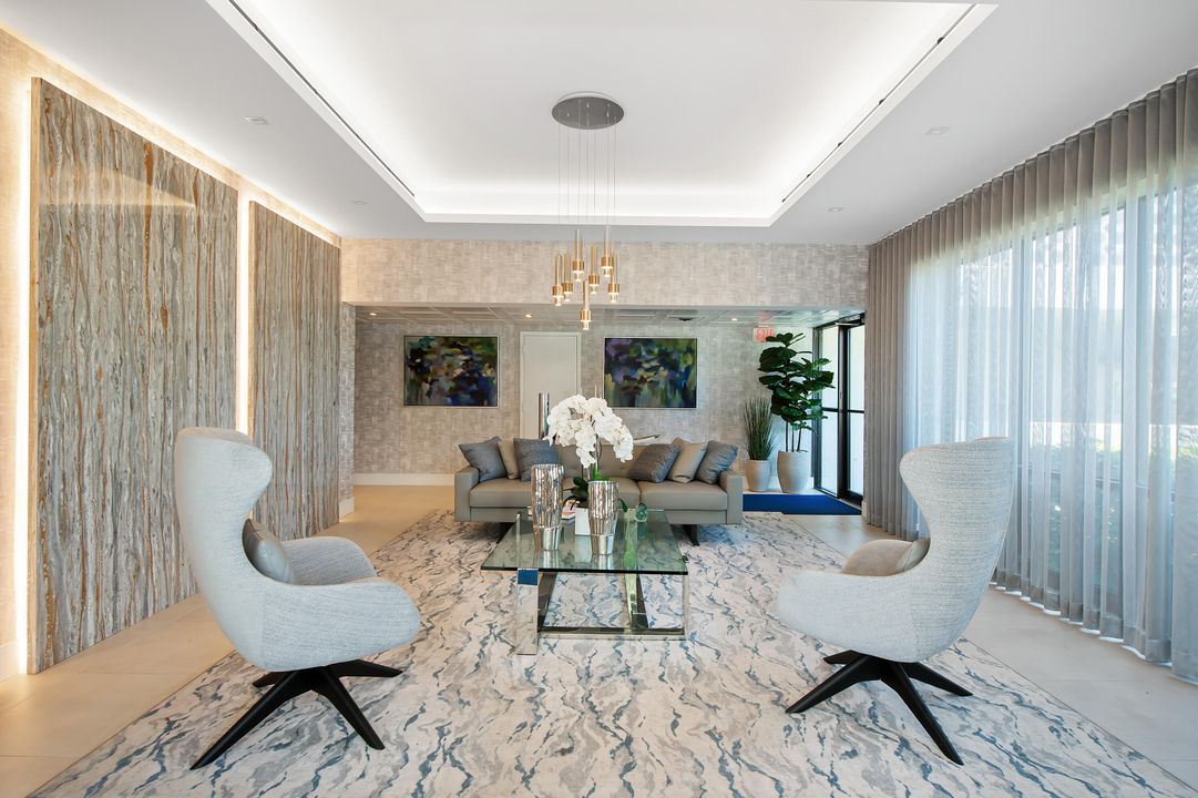 For Sale: $348,000 (1 beds, 1 baths, 1017 Square Feet)