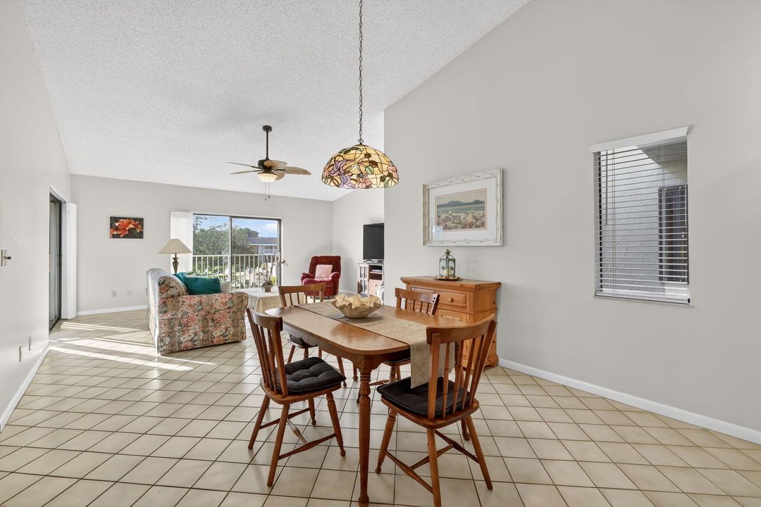 For Sale: $249,000 (2 beds, 2 baths, 1305 Square Feet)