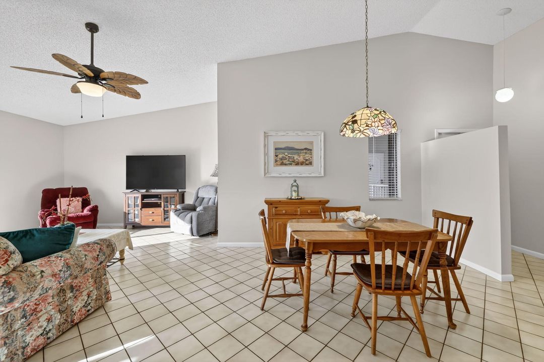 For Sale: $249,000 (2 beds, 2 baths, 1305 Square Feet)