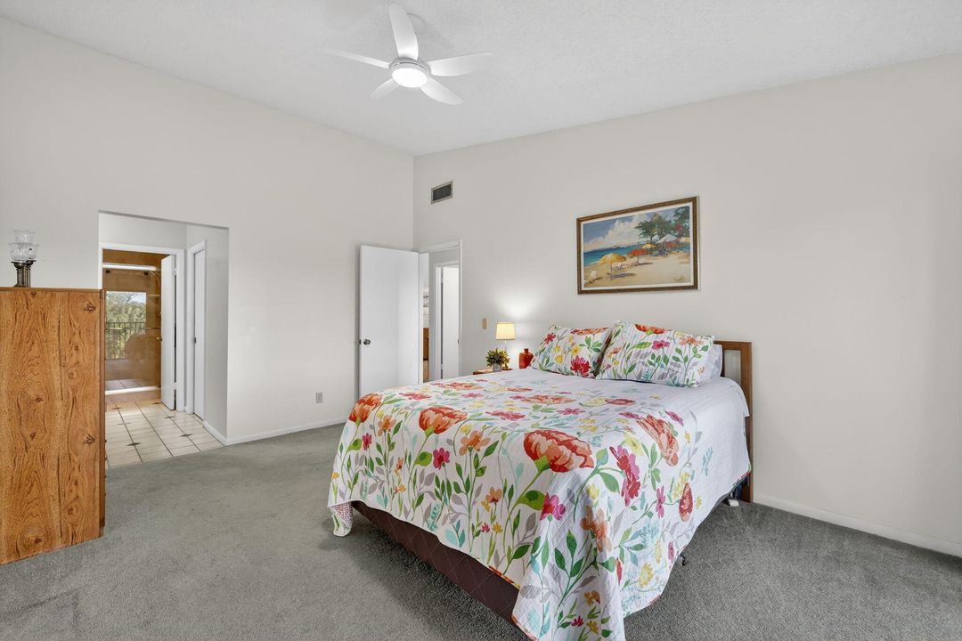 For Sale: $249,000 (2 beds, 2 baths, 1305 Square Feet)