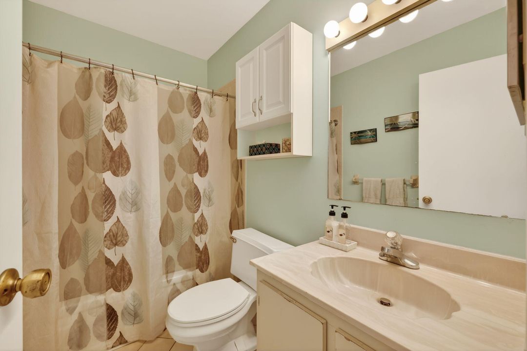 For Sale: $249,000 (2 beds, 2 baths, 1305 Square Feet)