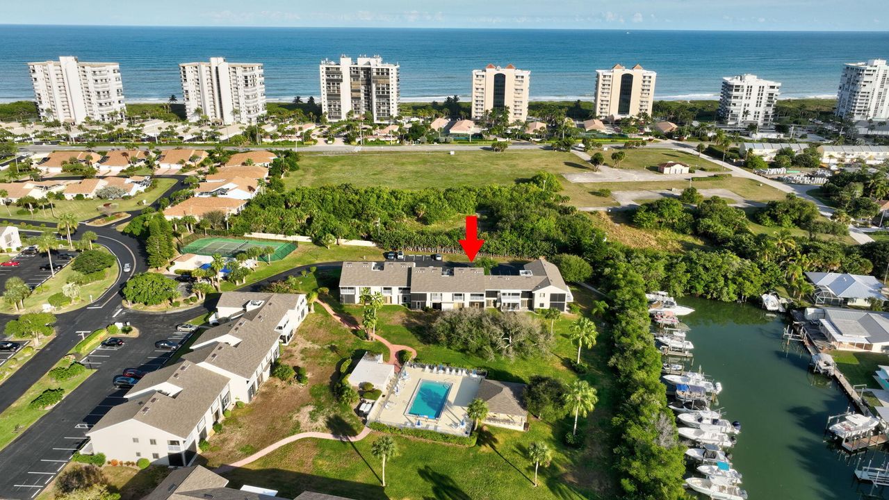 For Sale: $249,000 (2 beds, 2 baths, 1305 Square Feet)