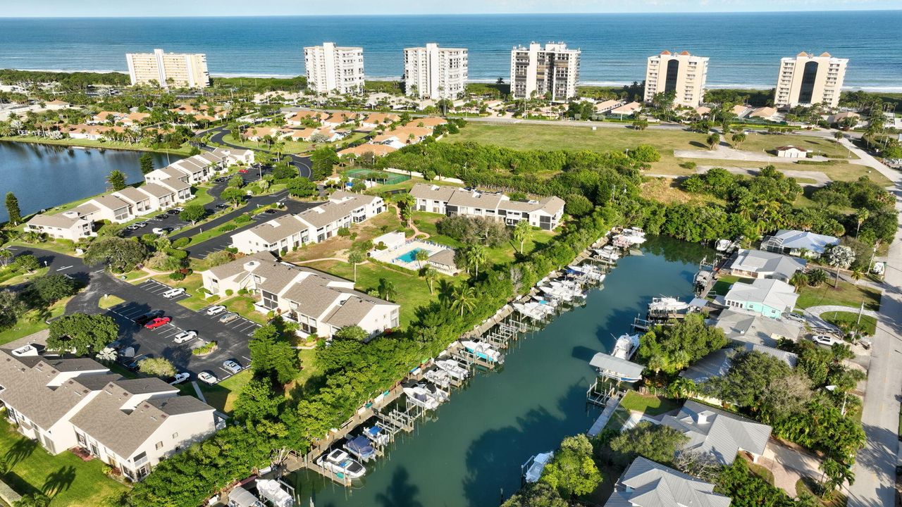 For Sale: $249,000 (2 beds, 2 baths, 1305 Square Feet)