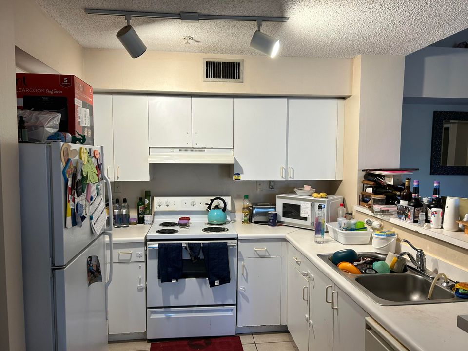 En Venta: $215,000 (2 camas, 2 baños, 1105 Pies cuadrados)