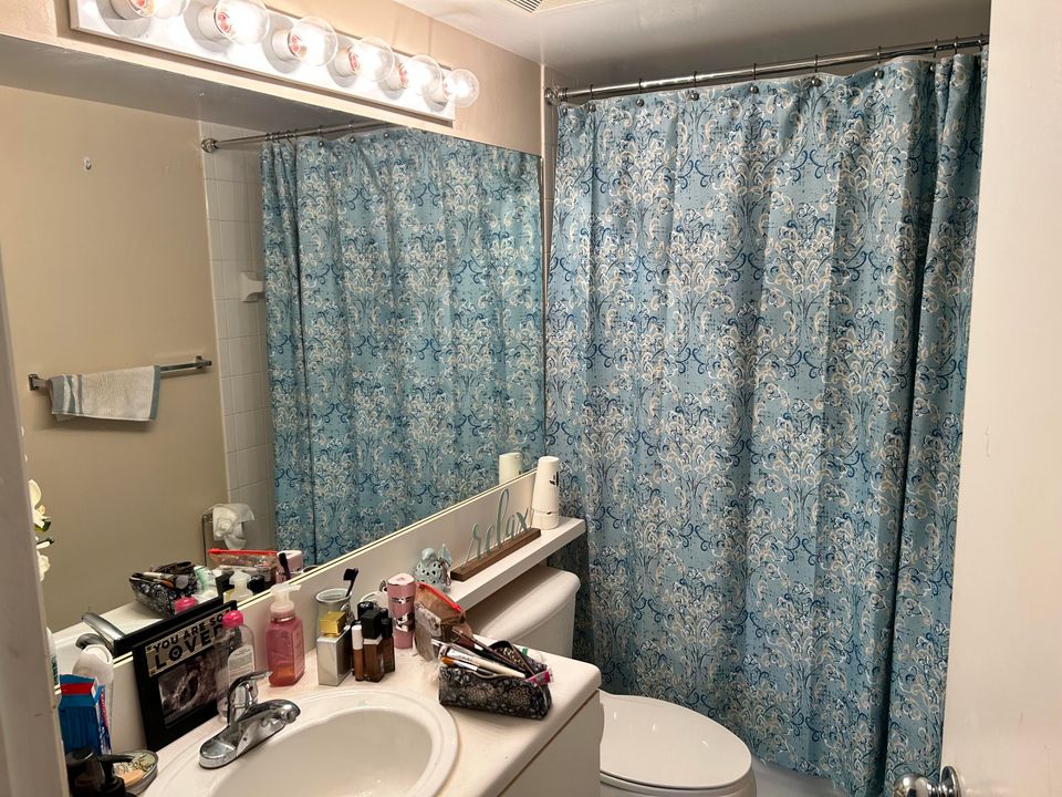 En Venta: $215,000 (2 camas, 2 baños, 1105 Pies cuadrados)