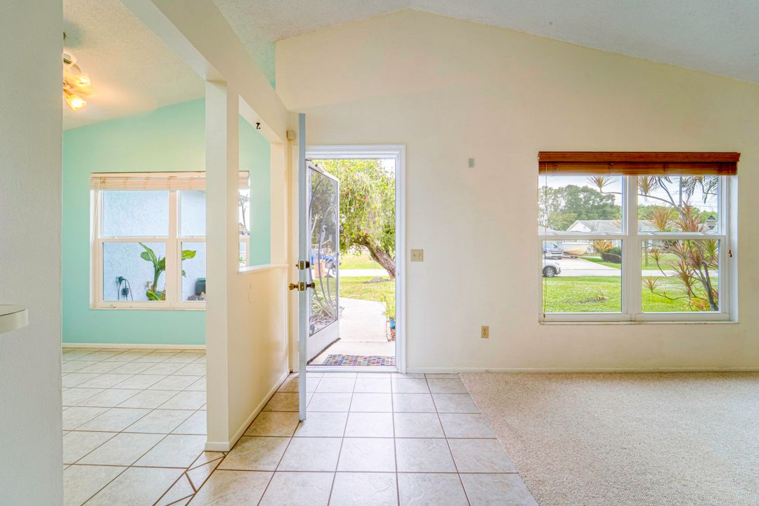 待售: $295,000 (3 贝兹, 2 浴室, 1156 平方英尺)