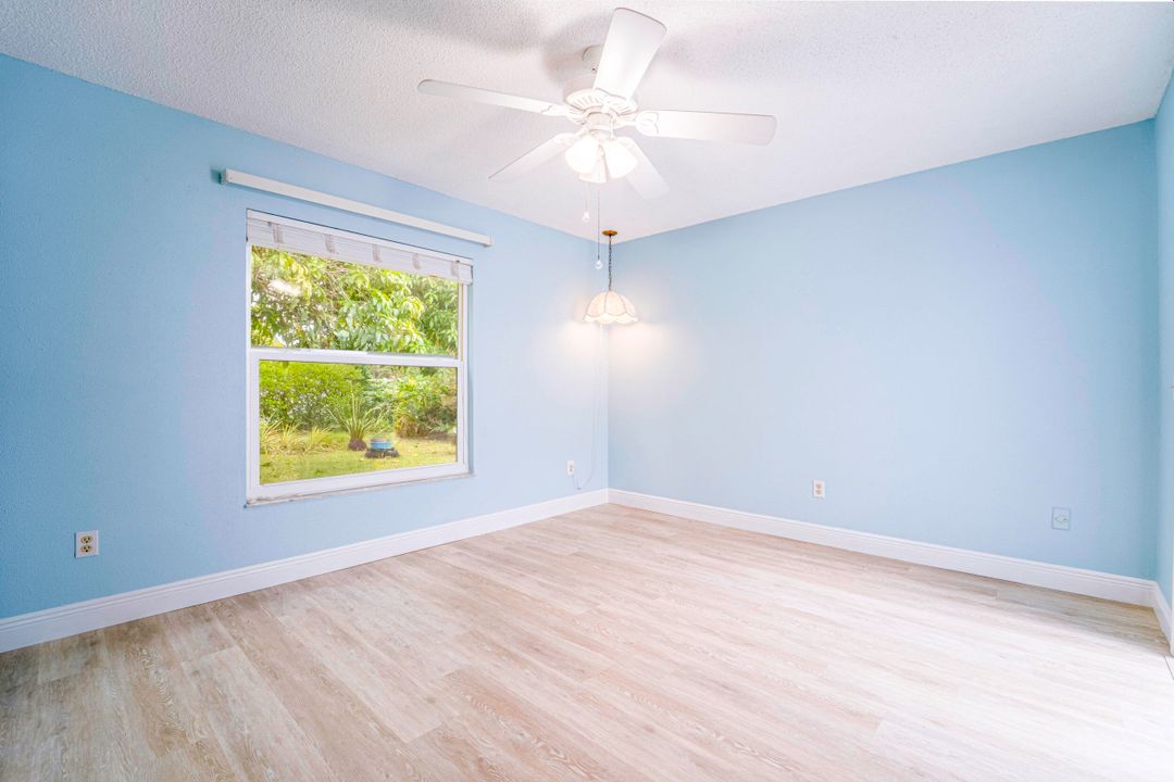 待售: $295,000 (3 贝兹, 2 浴室, 1156 平方英尺)