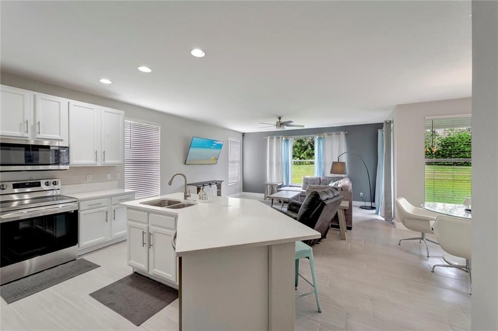 待售: $545,000 (5 贝兹, 3 浴室, 3212 平方英尺)