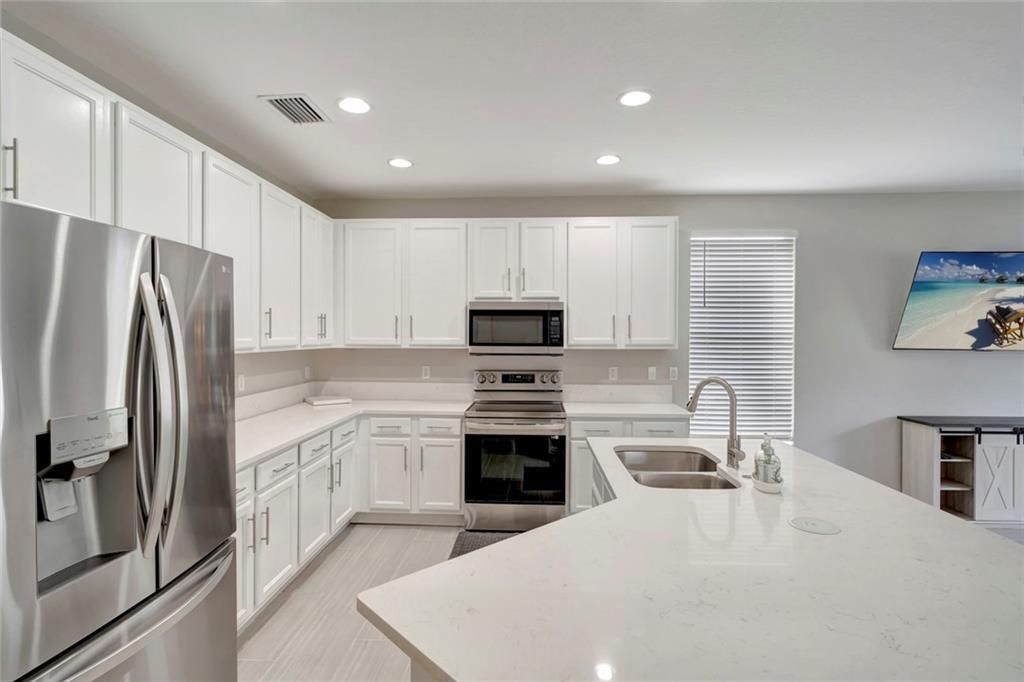 待售: $545,000 (5 贝兹, 3 浴室, 3212 平方英尺)