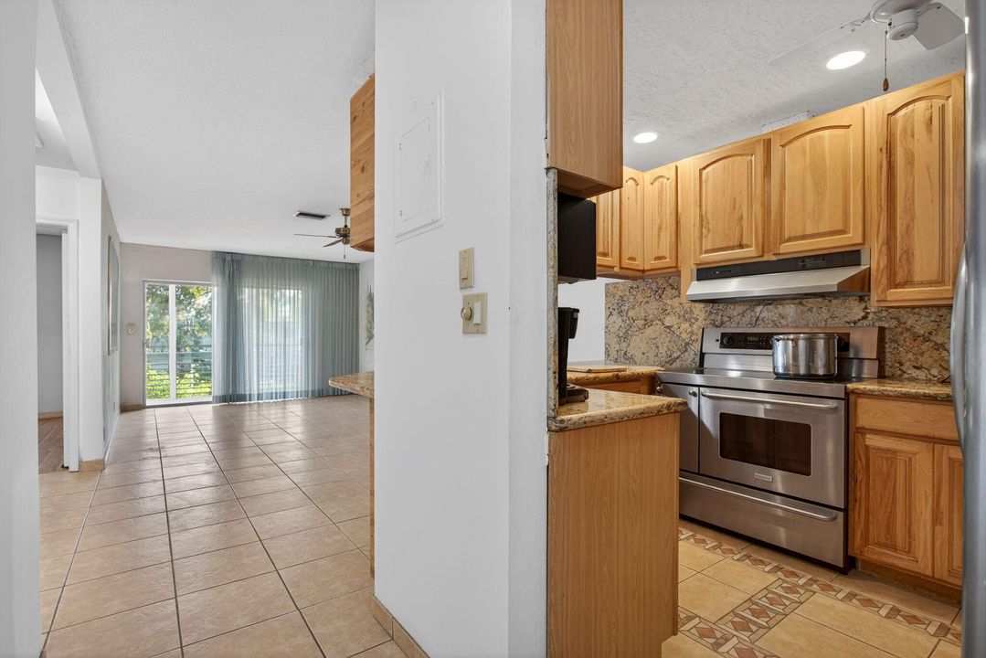 En Venta: $135,000 (2 camas, 1 baños, 890 Pies cuadrados)