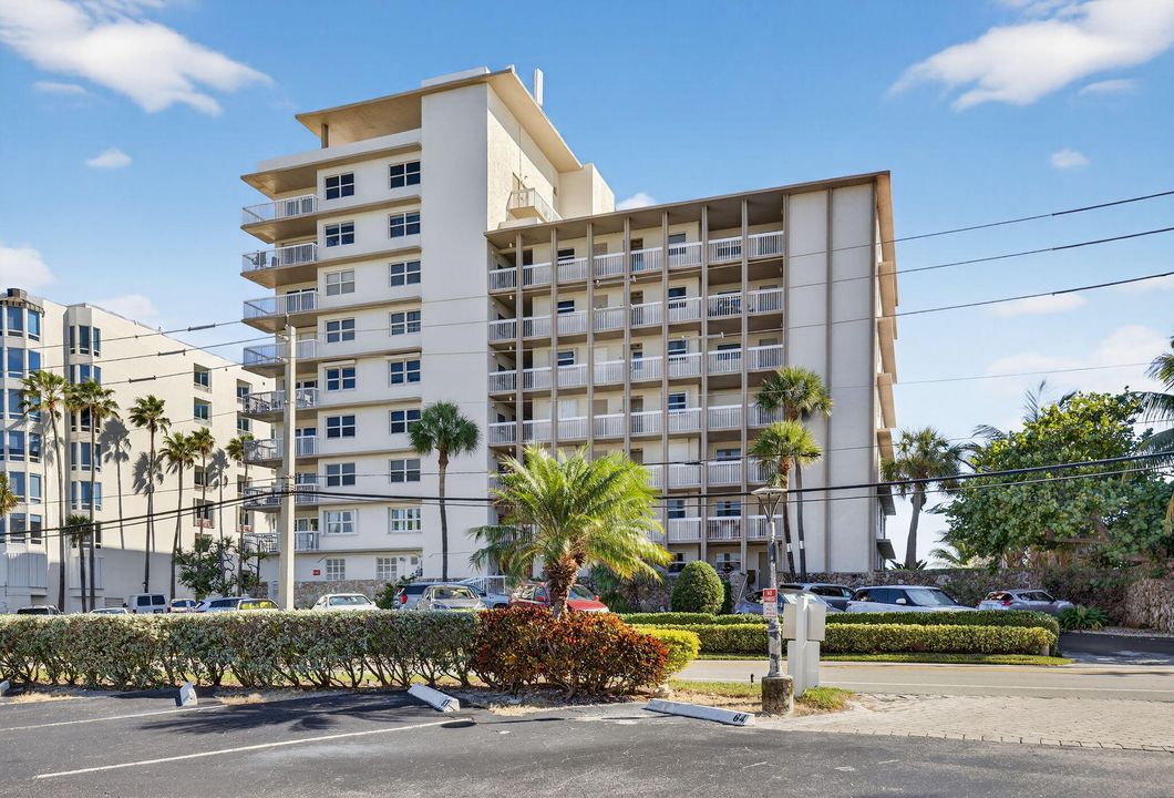 For Sale: $450,000 (2 beds, 2 baths, 1026 Square Feet)